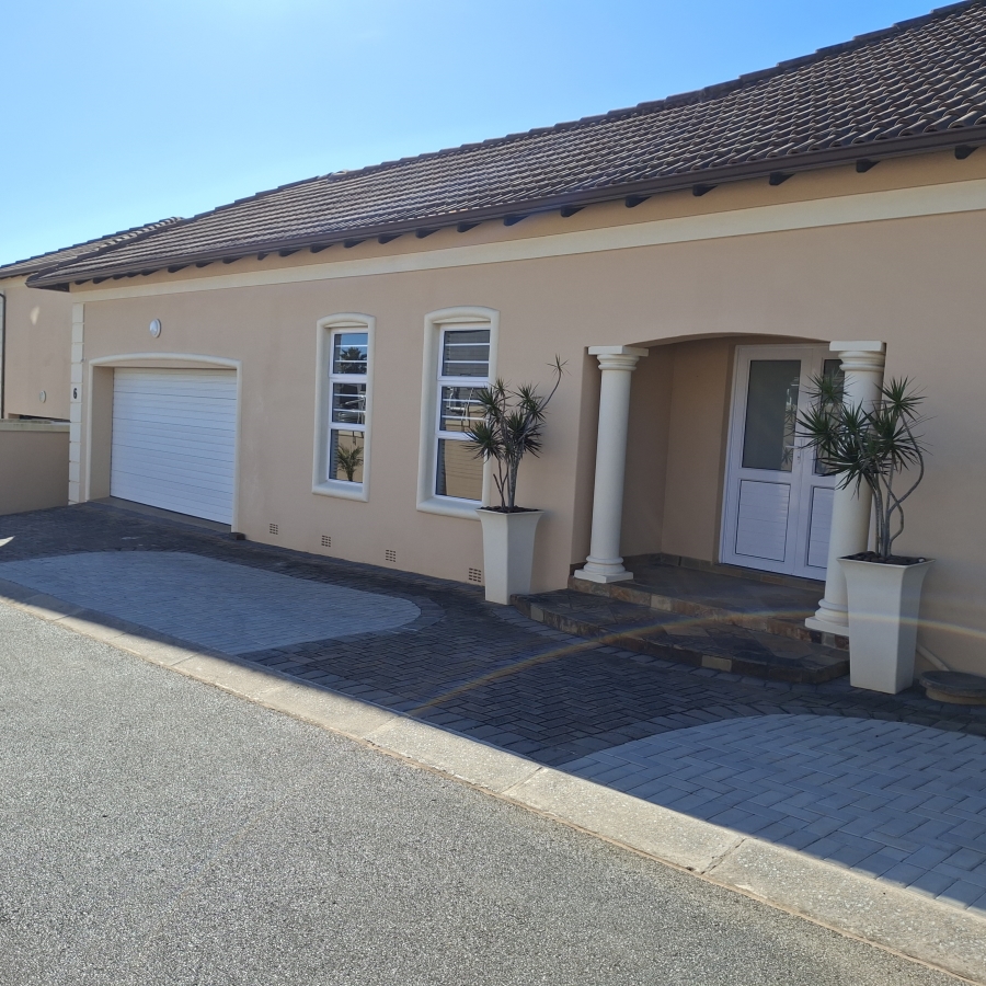 To Let 3 Bedroom Property for Rent in Vincent Eastern Cape